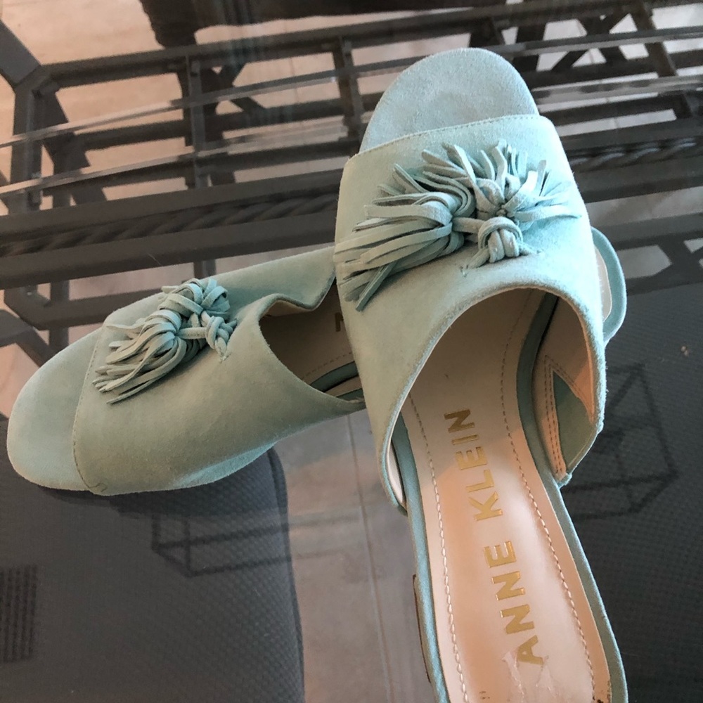 Shoes - Picture 1 of 2